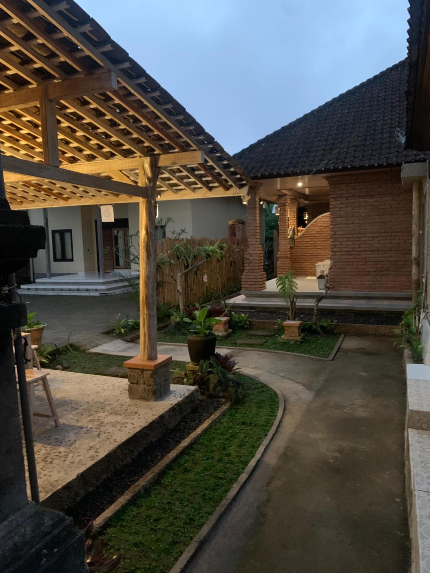 Ambara Guest House Tampaksiring ภายนอก รูปภาพ